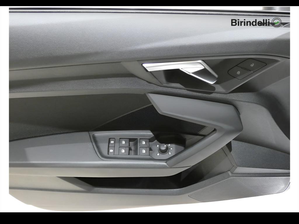 AUDI A3 4ª serie - A3 SPB 30 g-tron S tronic S line edition