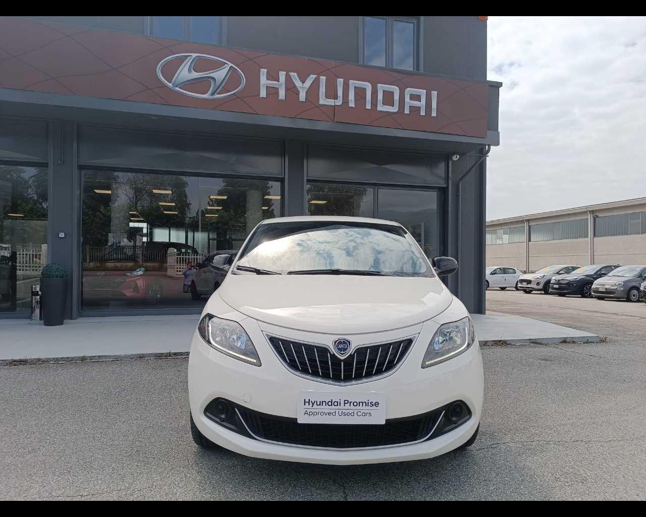 LANCIA Ypsilon III 2021 - Ypsilon 1.0 firefly hybrid Silver s&s 70cv