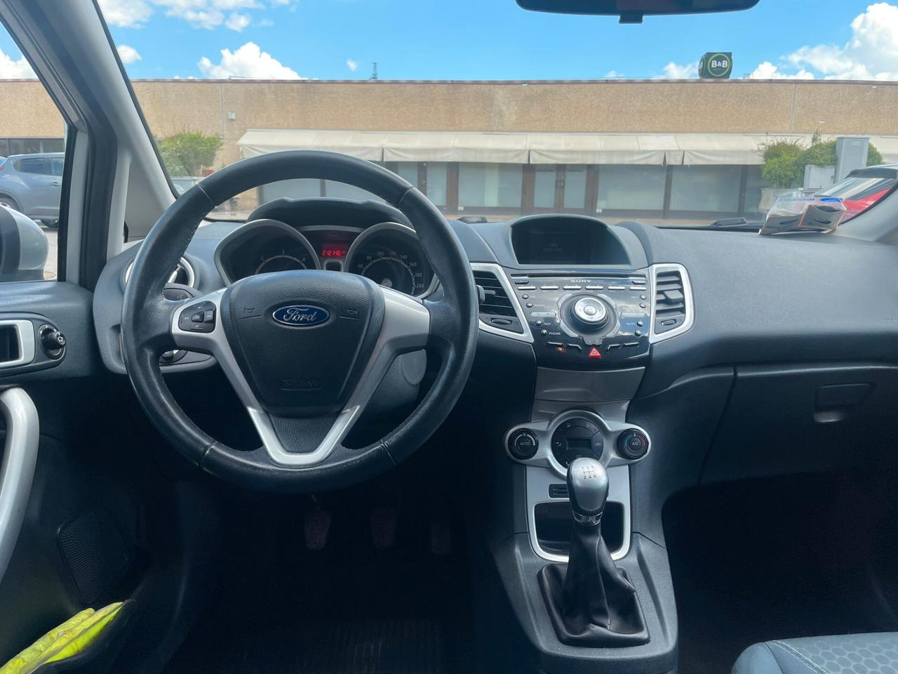 Ford Fiesta 1.4 TDCi 70CV 5 porte Titanium