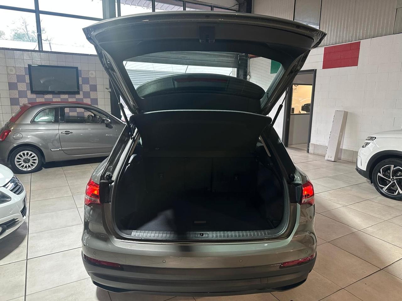 Audi Q3 35 TDI S tronic Business