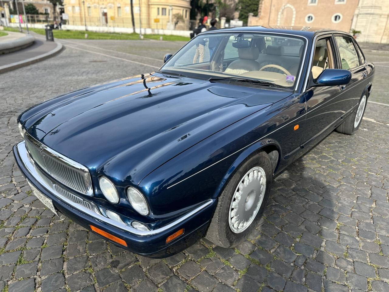 Jaguar XJ 4.0 6 Cil. 241cv Automatica ASI