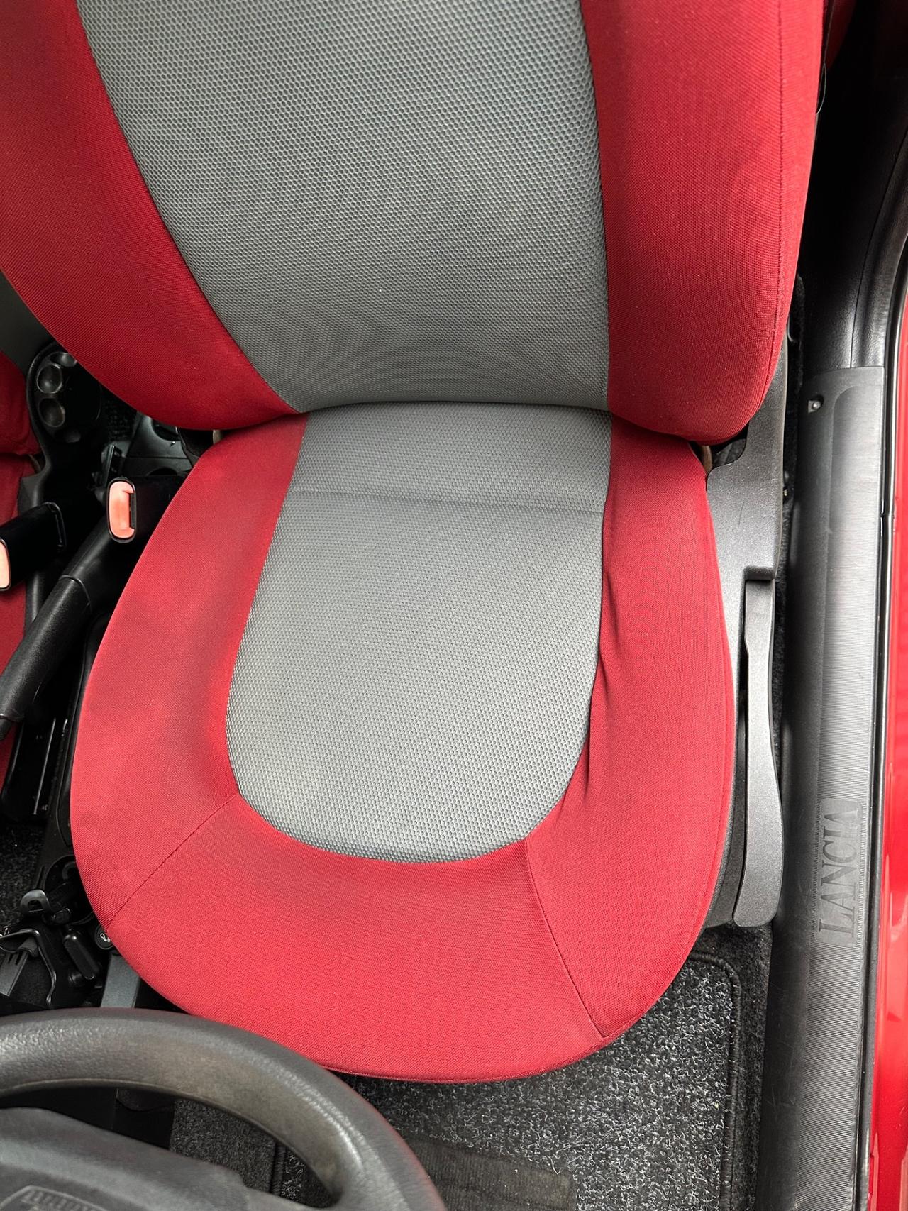 Lancia Ypsilon 1.3 Multijet 70 cv