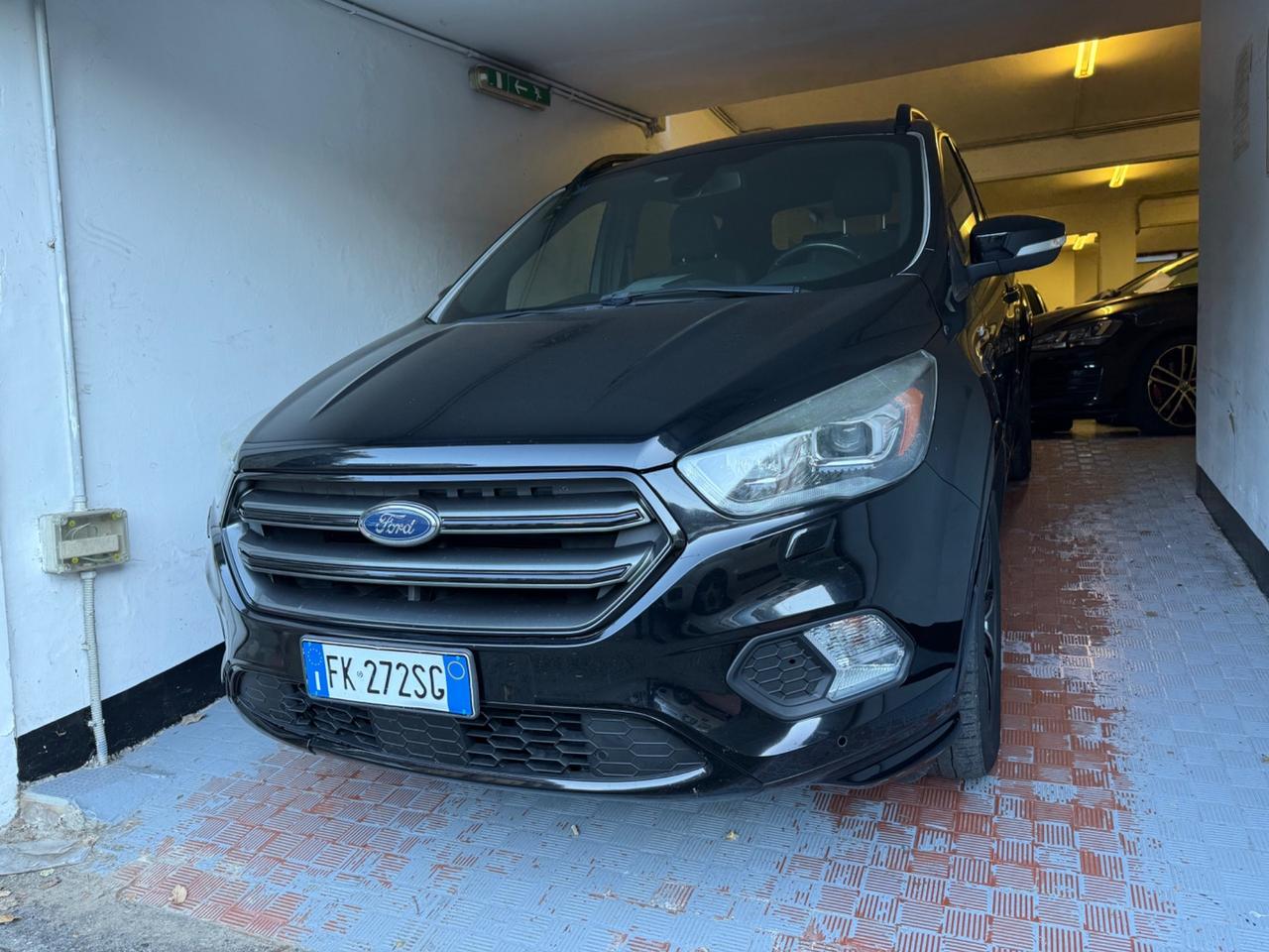 Ford Kuga 2.0 TDCI 150 CV S&S 4WD Powershift ST-Line Business