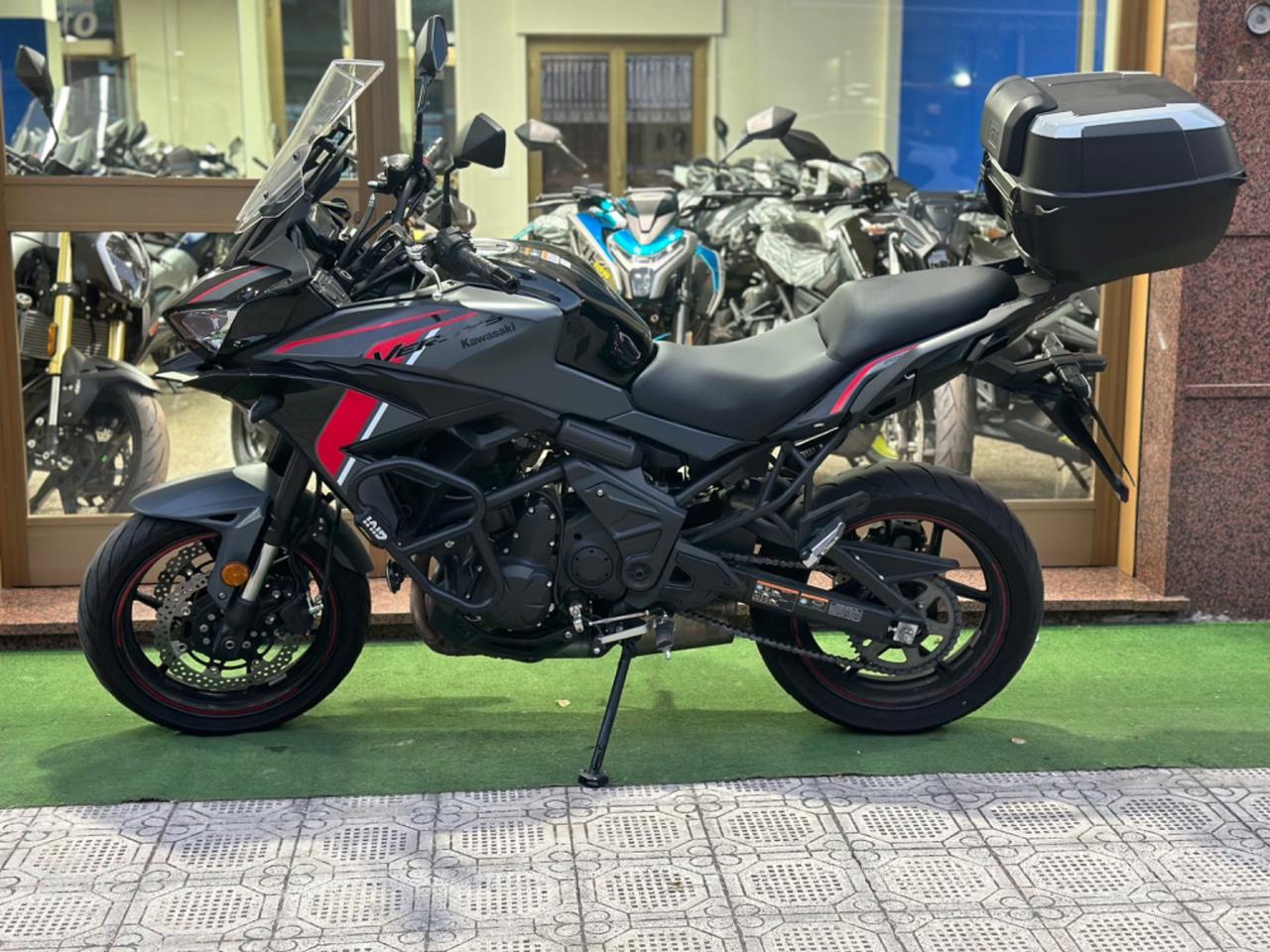 Kawasaki Versys 650 2024 tua a soli 74€