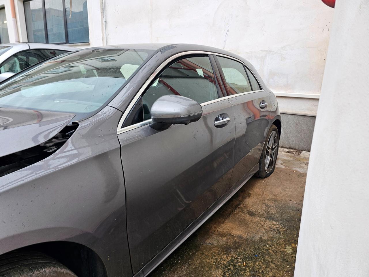 SINISTRATA Mercedes-benz A 250 e hybrid EQ AMG Line Premium