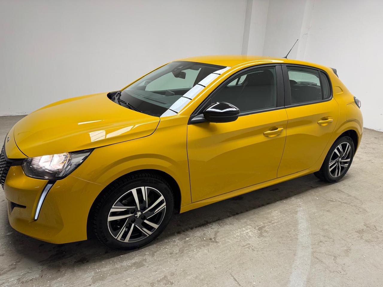 PEUGEOT 208 II - 208 1.2 puretech Active Pack s&s 75cv
