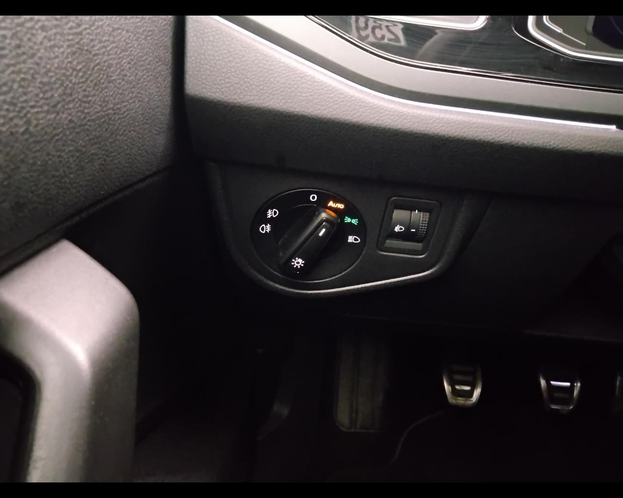 VOLKSWAGEN Taigo - Taigo 1.0 tsi R-Line 110cv