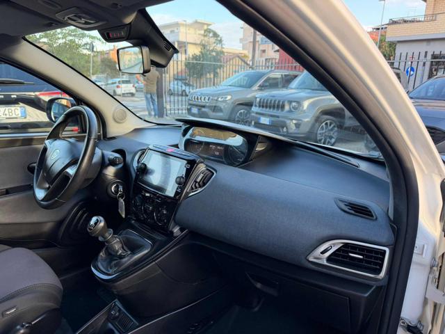 LANCIA Ypsilon 1.0 FireFly 5 porte S&S Hybrid Ecochic Gold