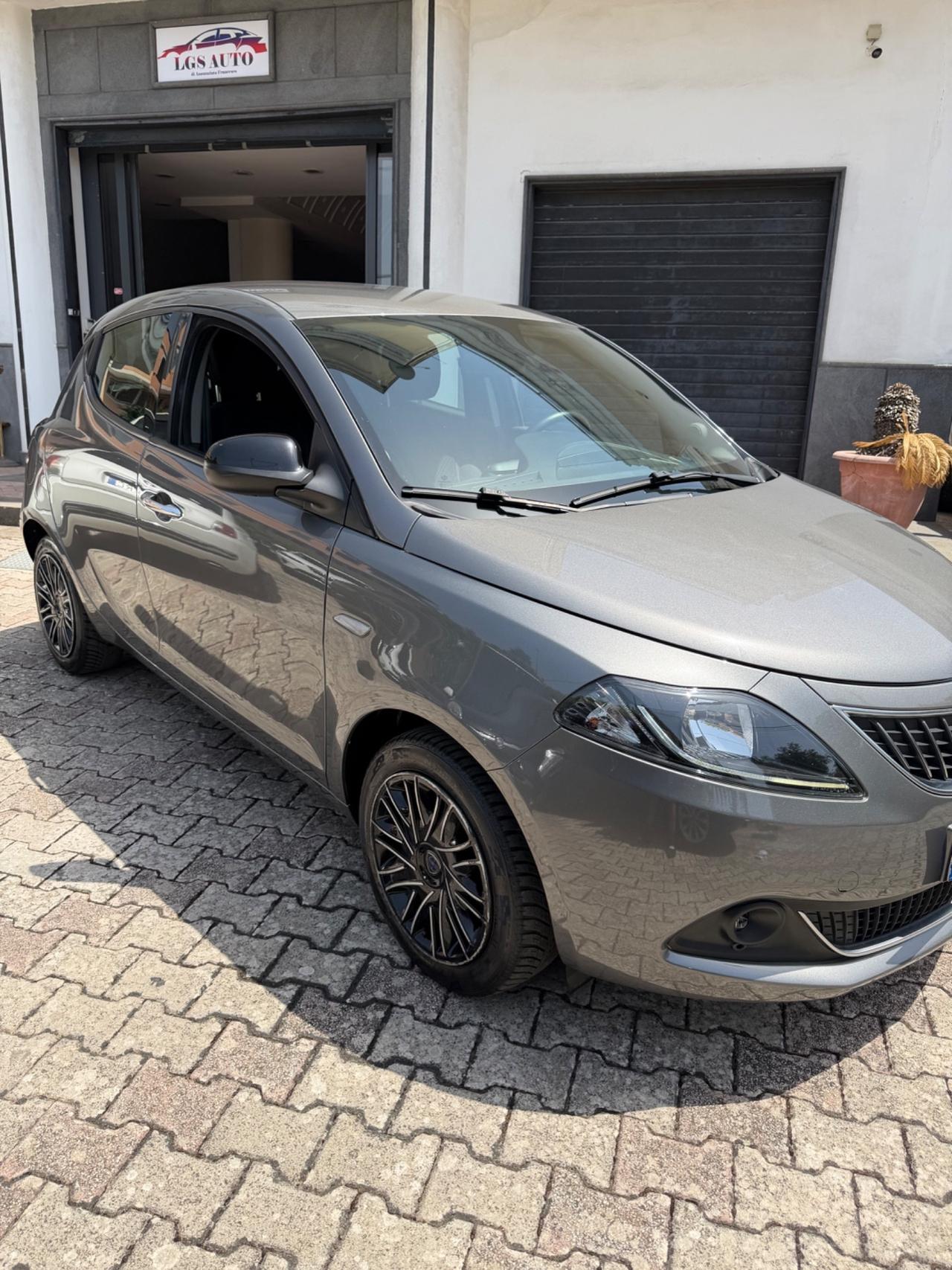 Lancia Ypsilon 1.2 69 CV 5 porte GPL Gold