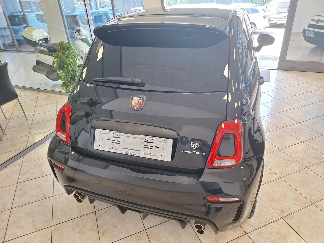 Abarth 695 1.4 T-jet Competizione