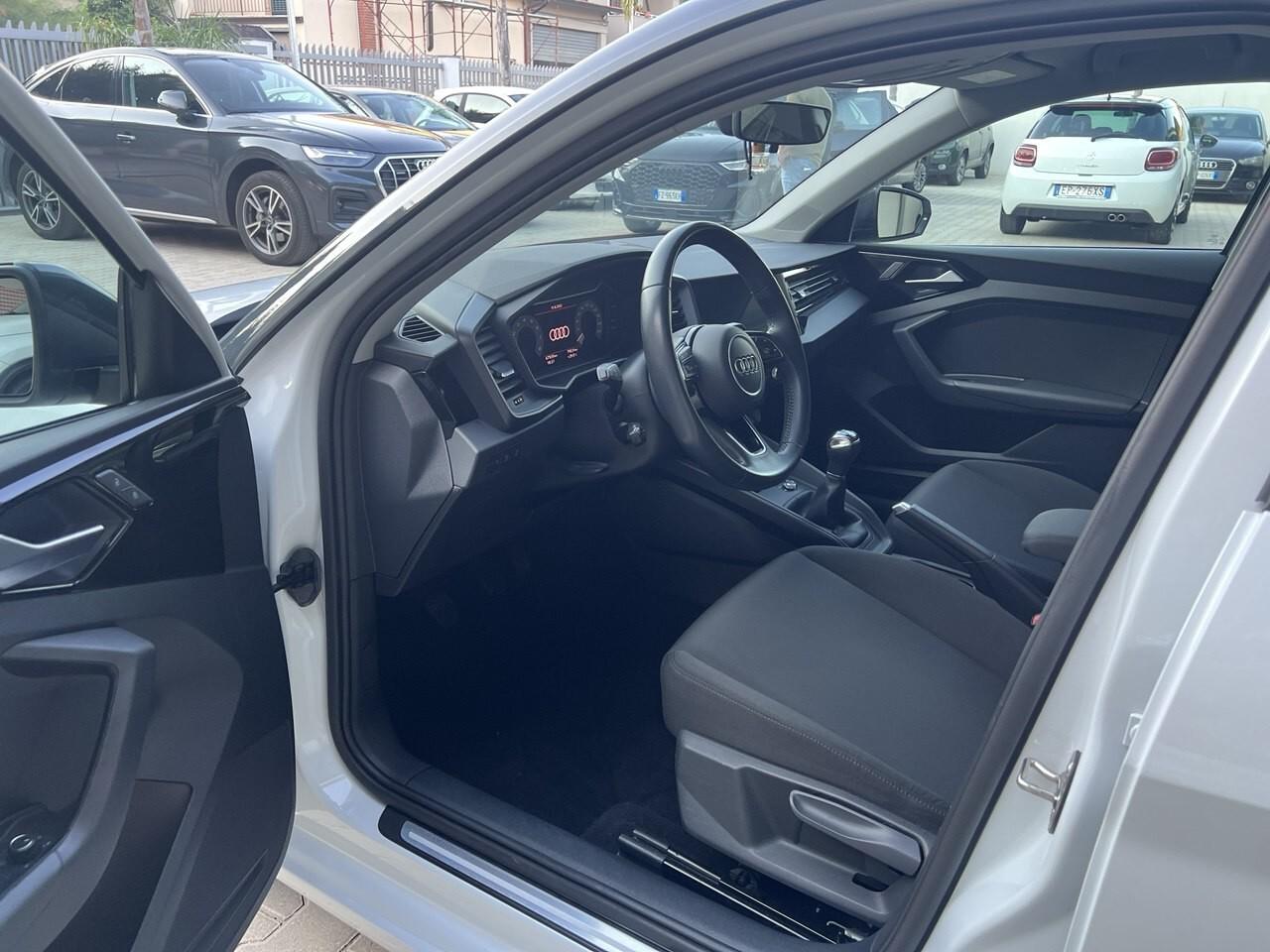 AUDI A1 30TFSI S line edition