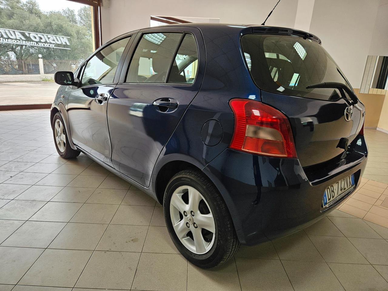 Toyota Yaris 1.0 5 porte