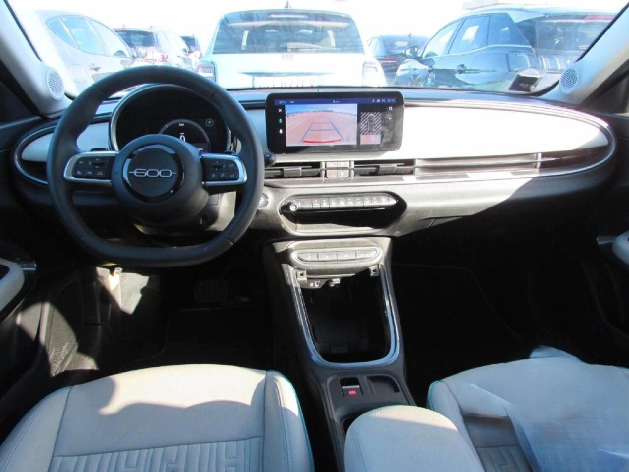 Fiat 600 Hybrid 110 CV La Prima II