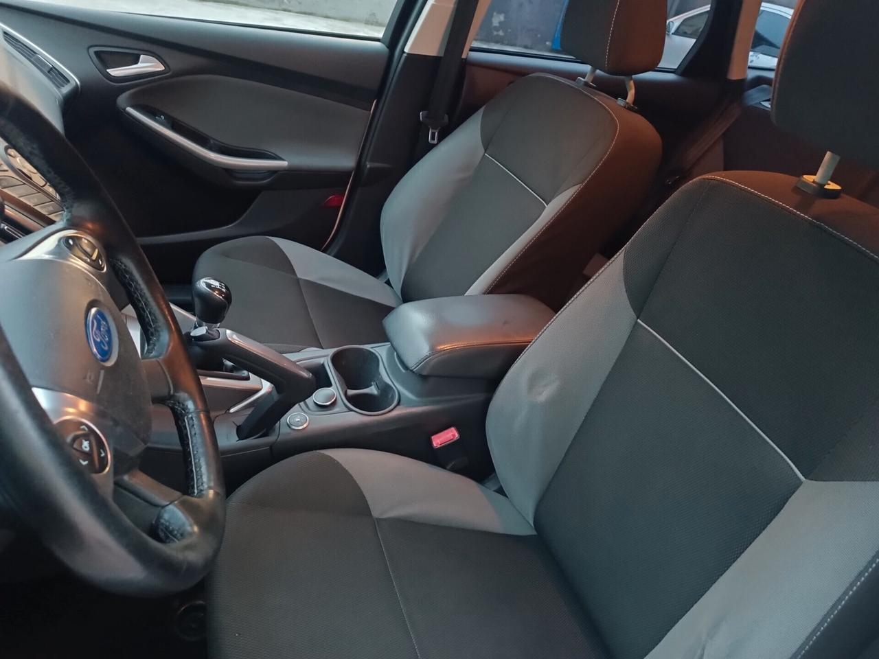 Ford Focus 1.6 120 CV GPL SW Titanium