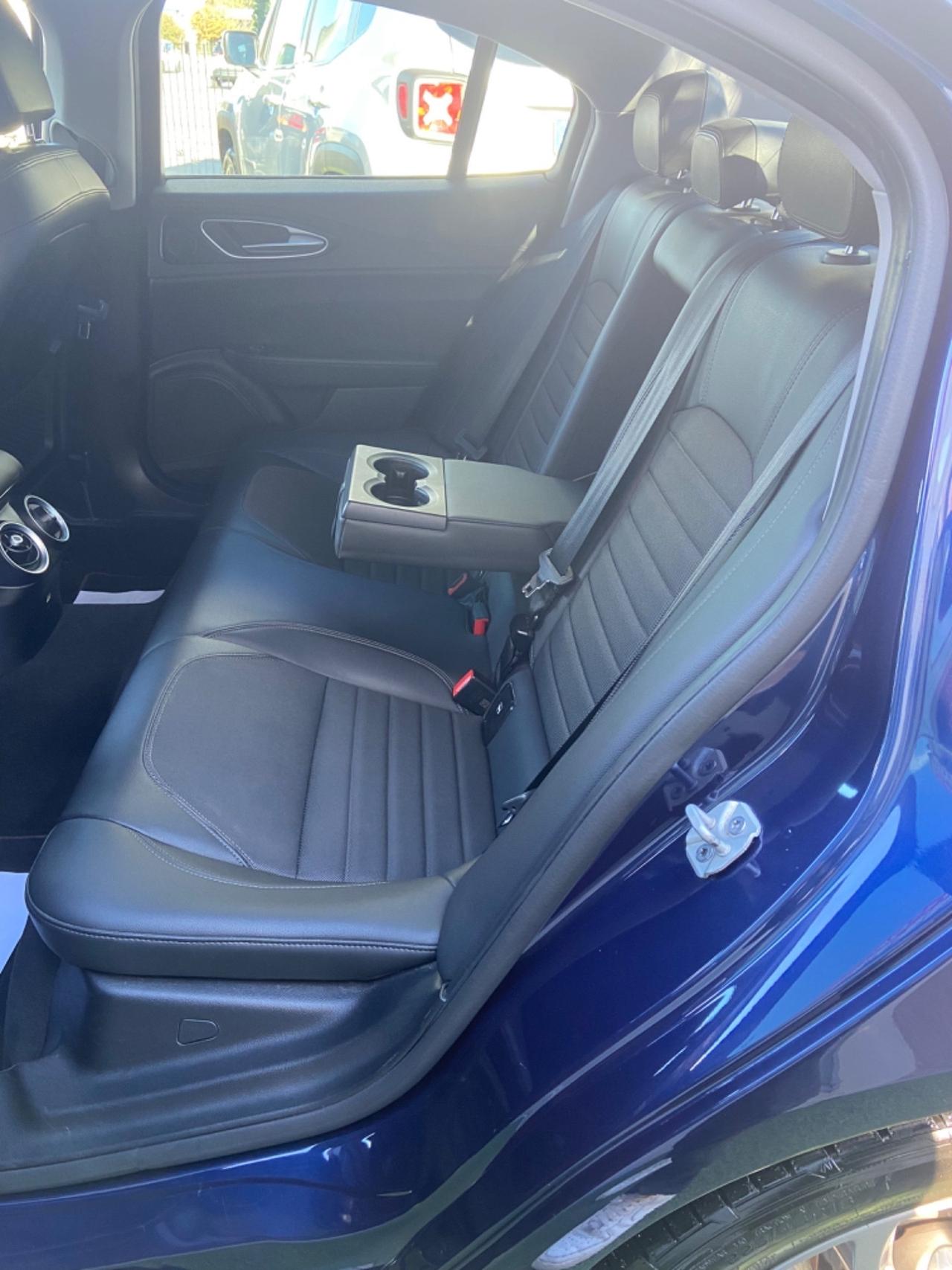 Alfa Romeo Giulia 2.2 160CV AT8 nuovissima garanzia