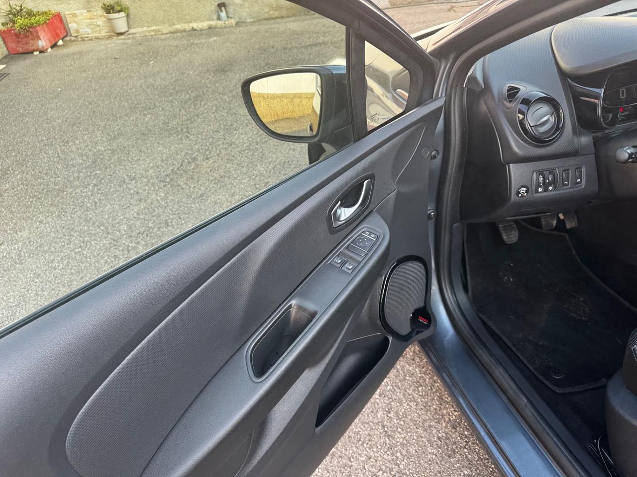 Renault Clio TCe 90 CV GPL 5 porte neopatentati