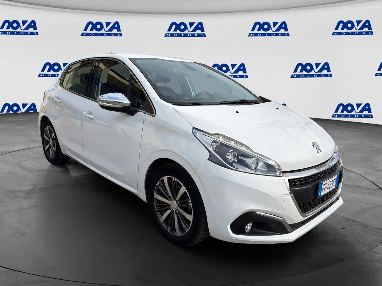 Peugeot 208 PureTech 82 5p. GPL Allure