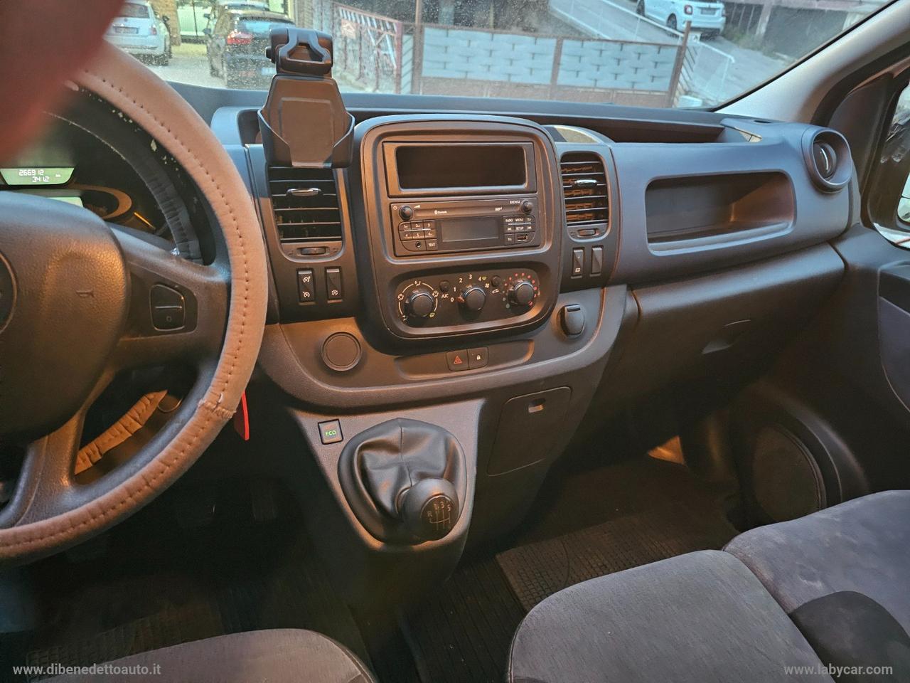 Vivaro 29 1.6 BiT. EcoF. PC-TN Furg. Ed.