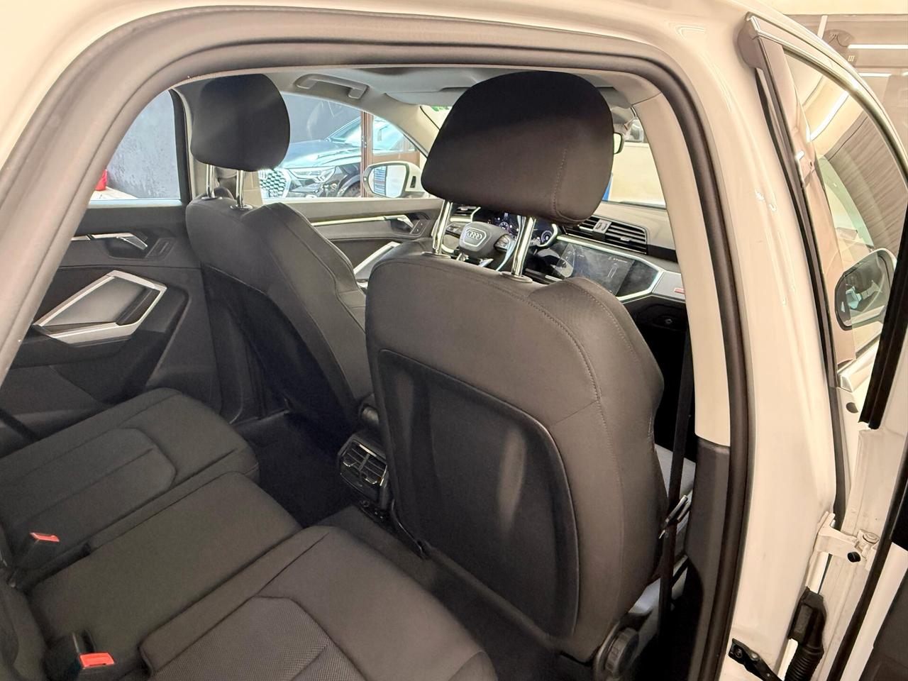 Audi Q3 35 TDI S tronic Business plus