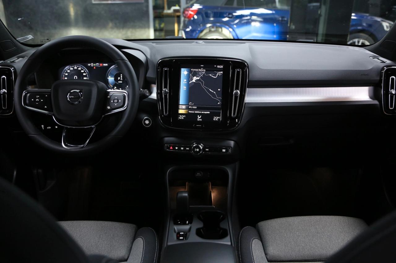 Volvo XC40 T5 Recharge Plug-in Hybrid Core auto