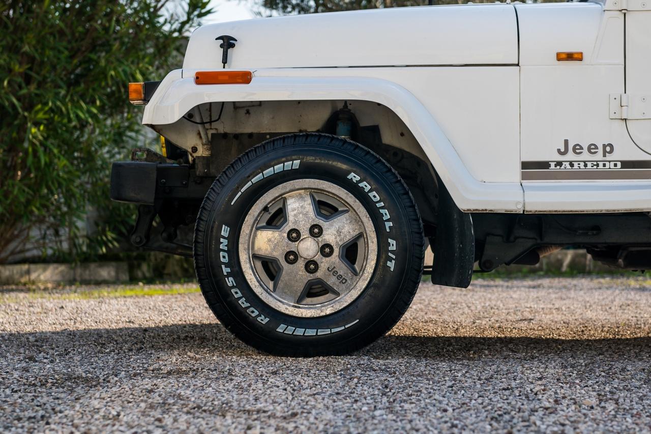 Jeep Wrangler 2.5 Laredo