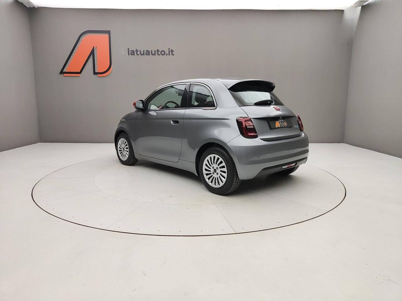 FIAT 500e 500E 118CV 320KM RED