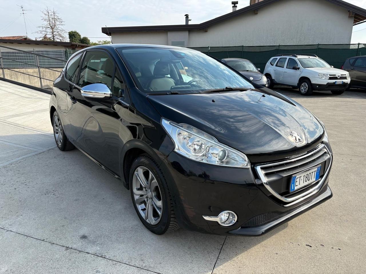 Peugeot 208 VTI ok per NEOPATENTATI