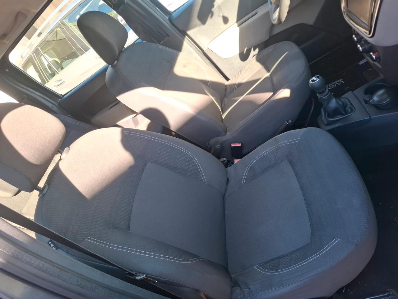 Dacia Lodgy 1.6 8V 85CV 5 posti Lauréate (60Kw)