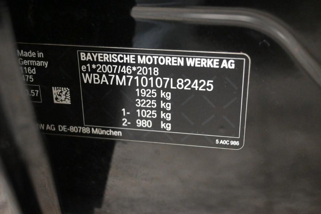 BMW 116D 115CV 6M. BUSINESS ADVANTAGE ( FARI LED - BMW DIGITAL COCKPIT - CRUISE - NAVI - MIRROR - PDC )