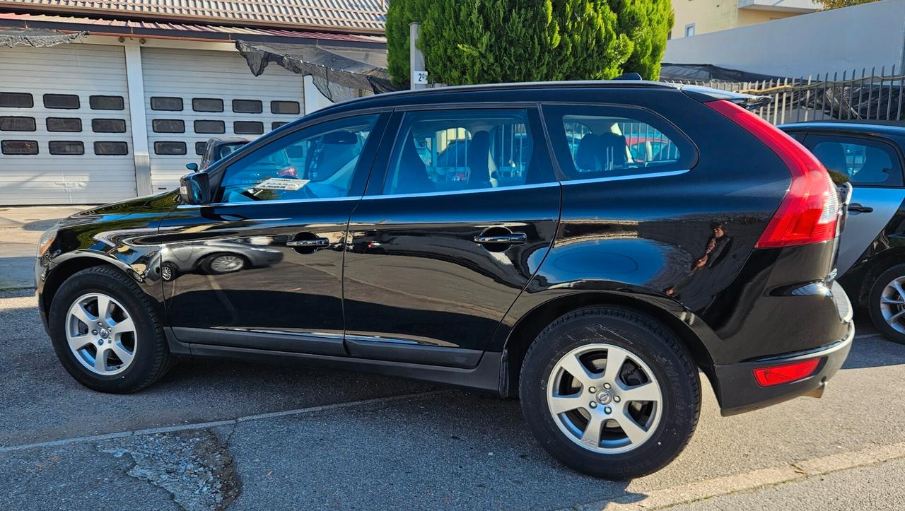 Volvo XC 60 XC60 D5 AWD Momentum