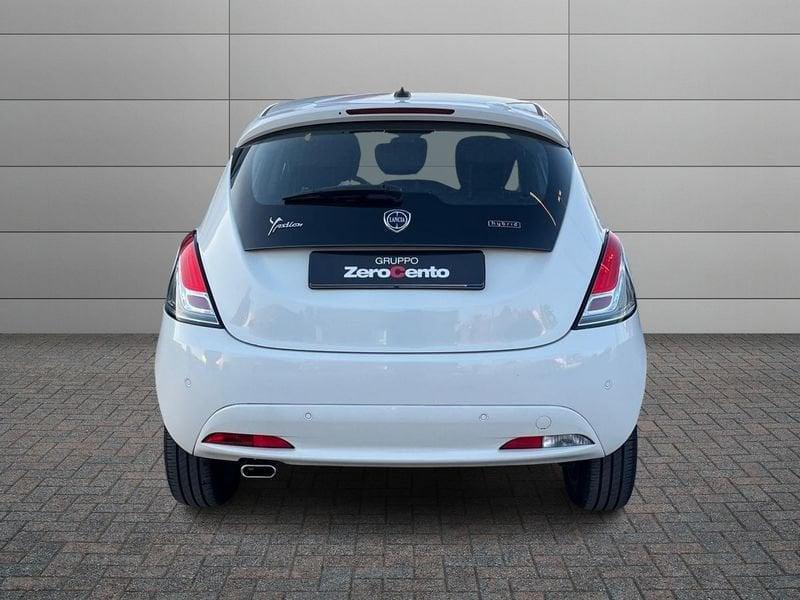 Lancia Ypsilon Ypsilon 1.0 firefly hybrid Gold s&s 70cv