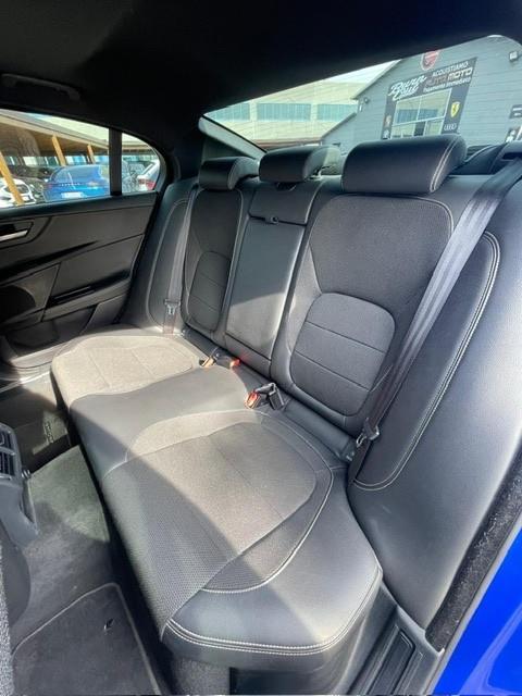 Jaguar XE 2.0 D 240 CV AWD aut. R-Sport