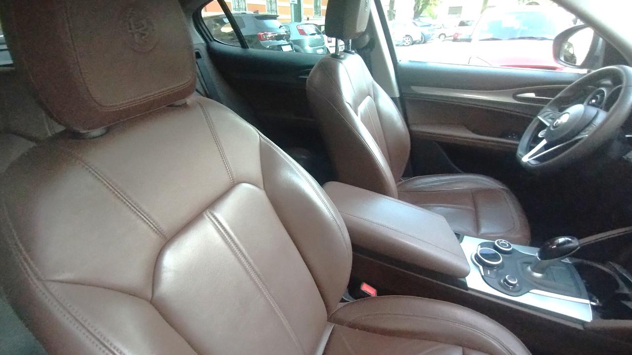 Alfa Romeo Stelvio 2.2 Turbodiesel 210 CV AT8 Q4 Executive