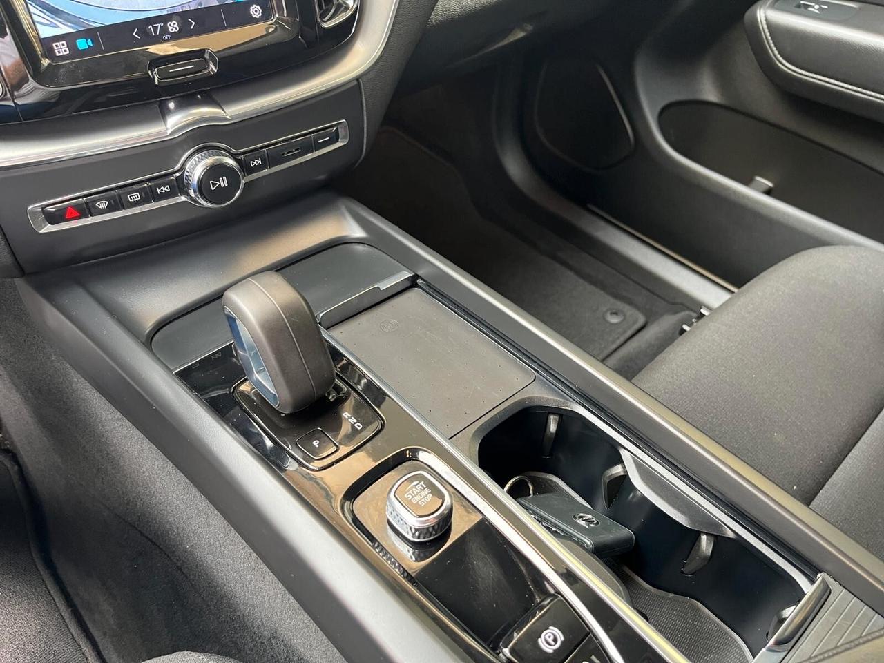 Volvo XC 60 XC60 B5 (d) AWD automatico Ultimate Dark 2022