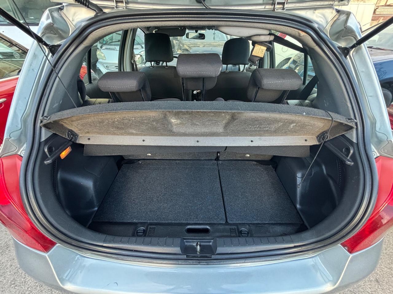 Toyota Yaris 1.0 5 porte