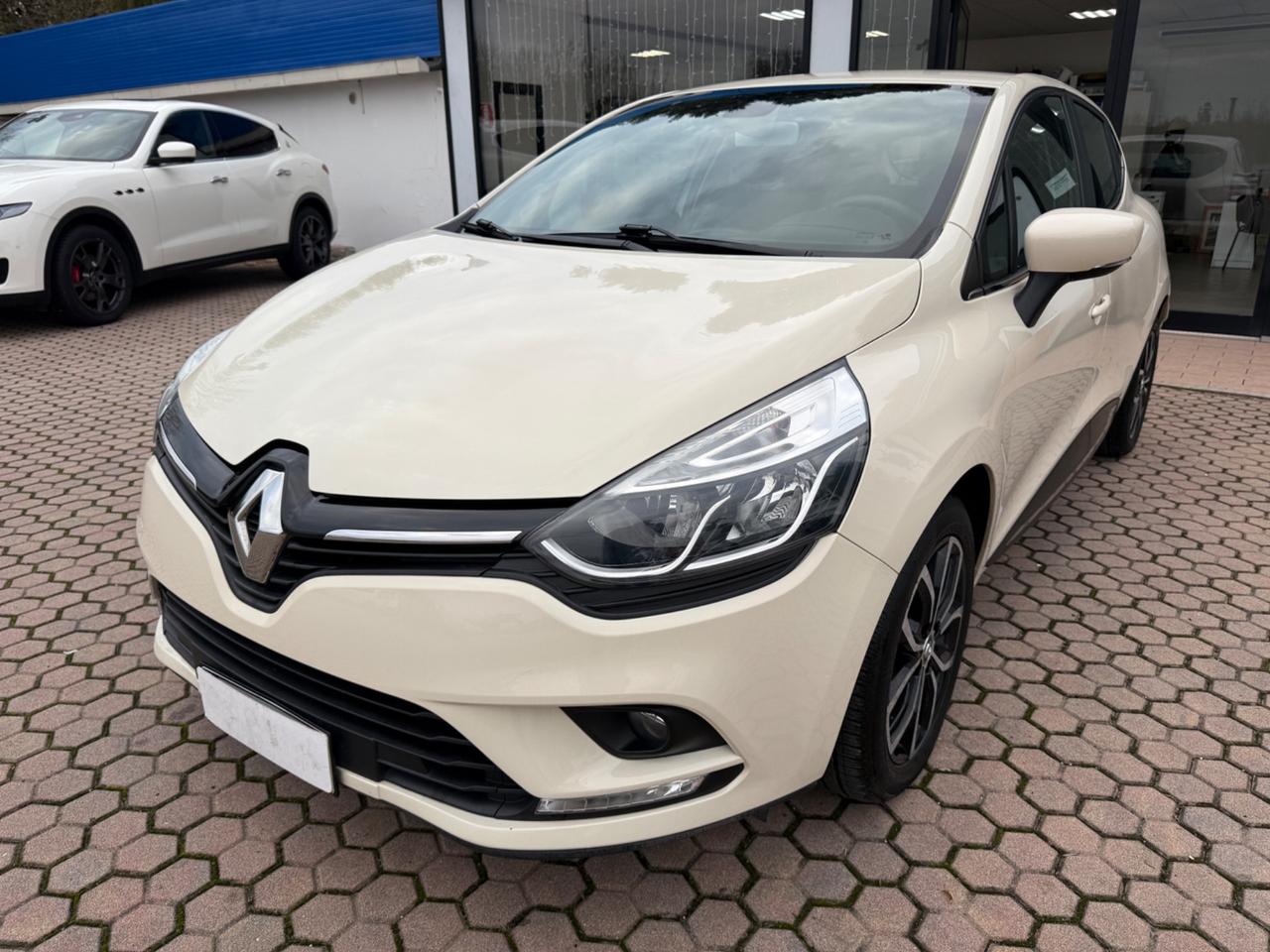 Renault Clio dCi 8V 90CV Start&Stop 82gr 5 porte OK NEOPATENTATI