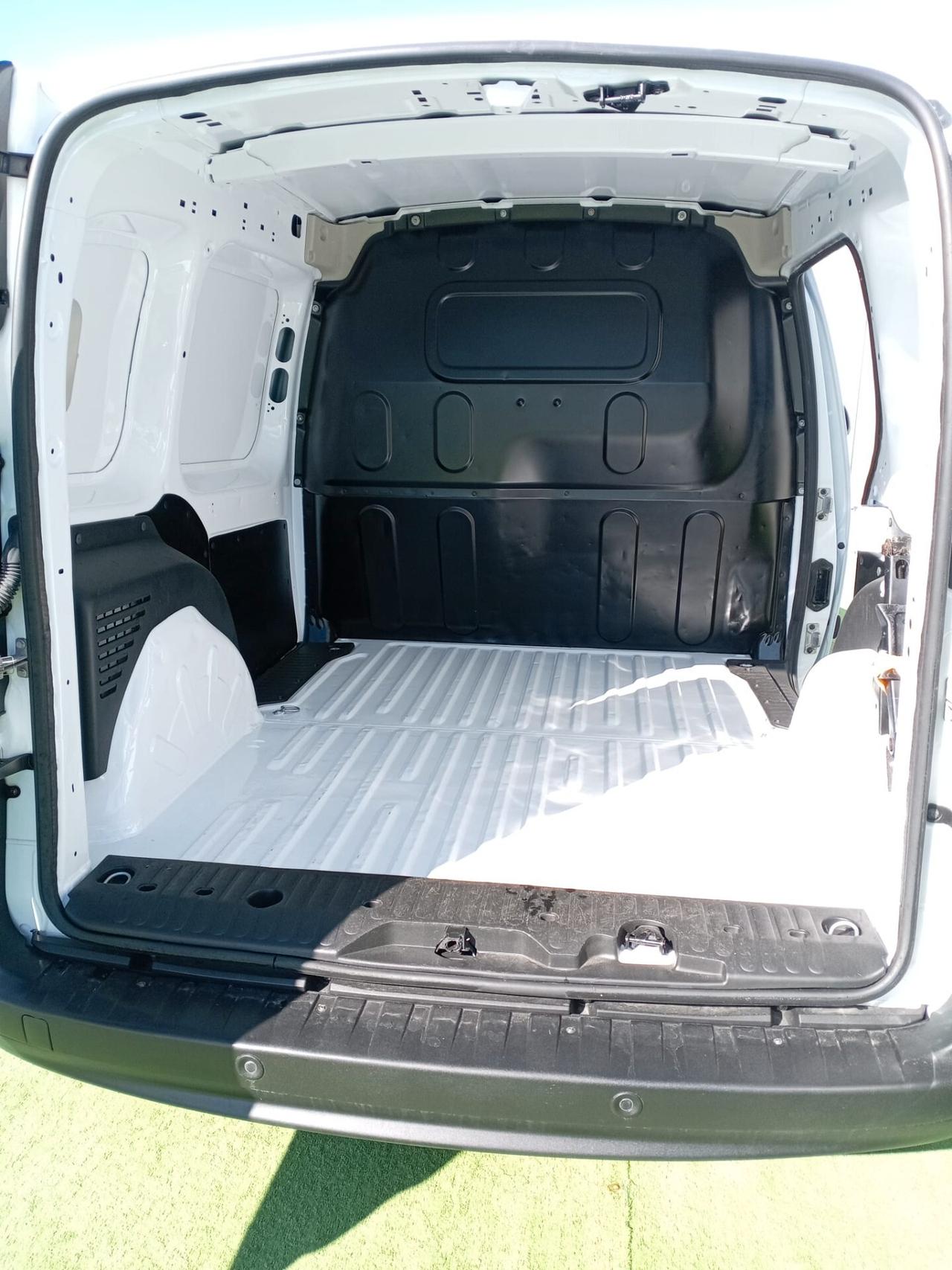 RENAULT KANGOO 1.5 DCI CABINATO 3 POSTI