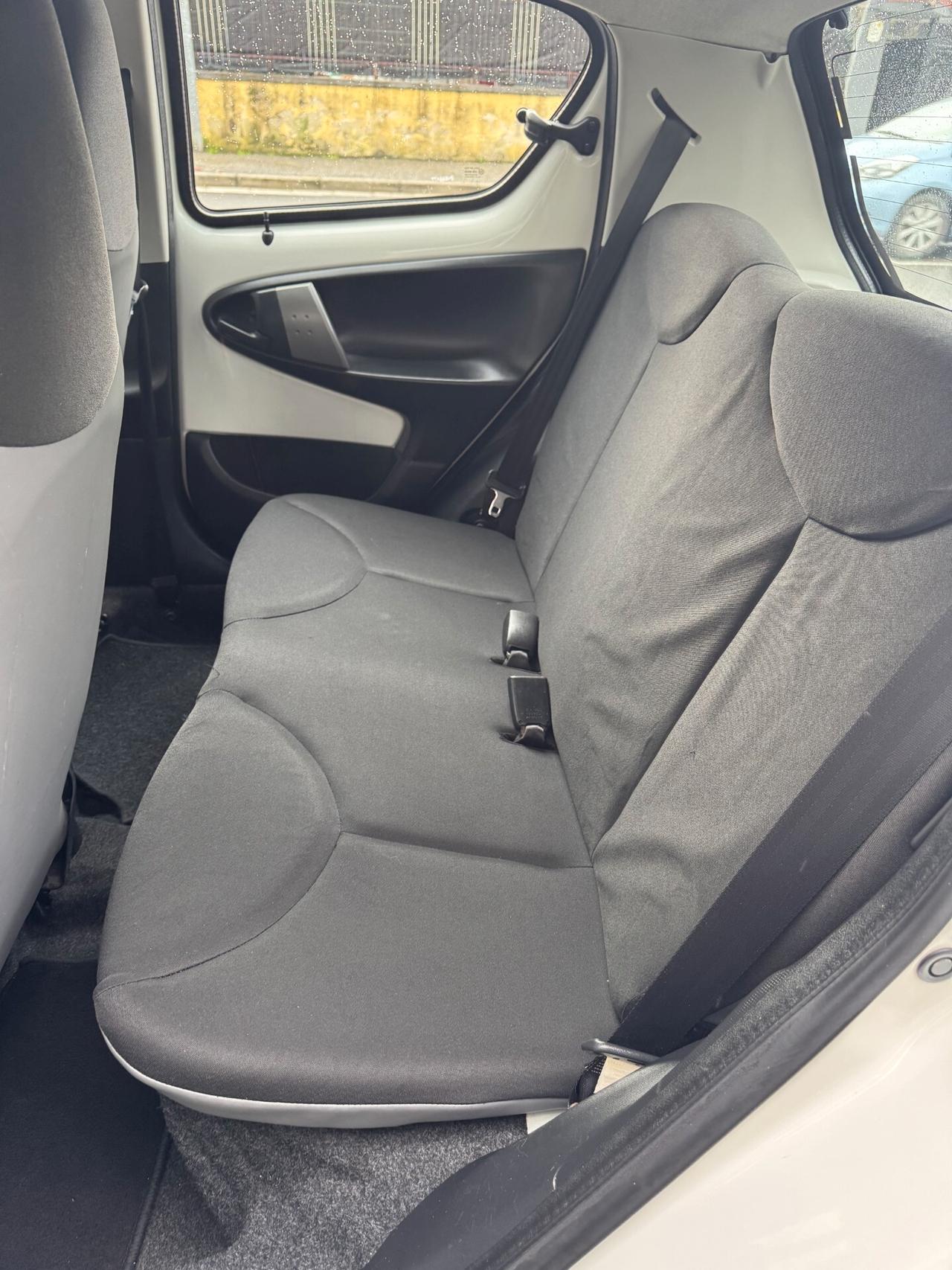 Toyota Aygo 1.0 12V VVT-i 5 porte Lounge Connect