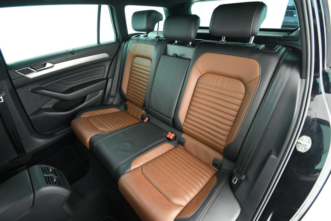 VOLKSWAGEN Passat Variant 2.0 tdi Executive 150cv dsg PELLE+ACC+APP CONNECT