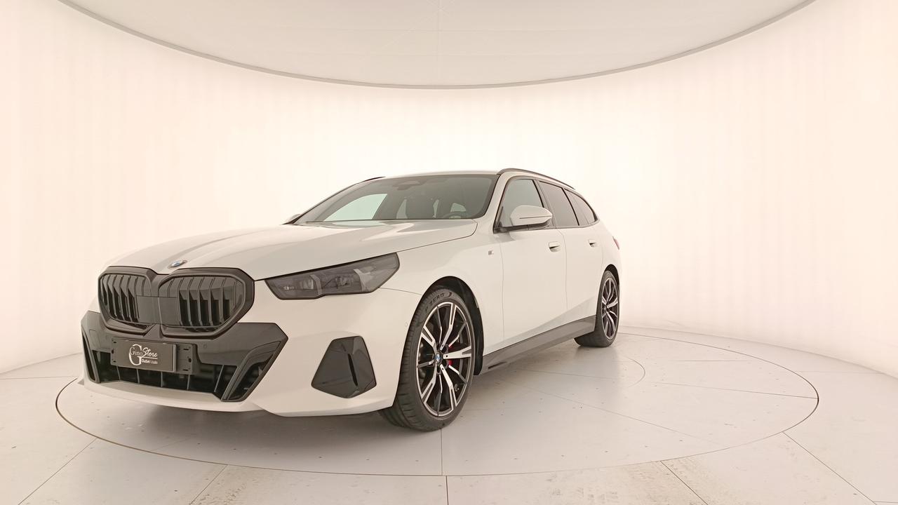 BMW Serie 5 G61 2024 Touring - 520d Touring 48V xdrive MSport Pro auto