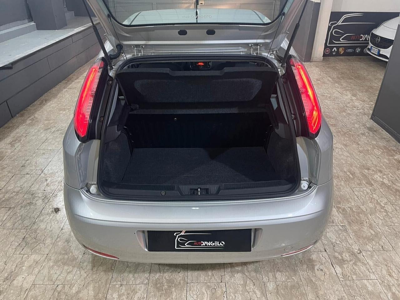 Fiat Punto 1.4 8V 5 porte Natural Power Virgin Radio