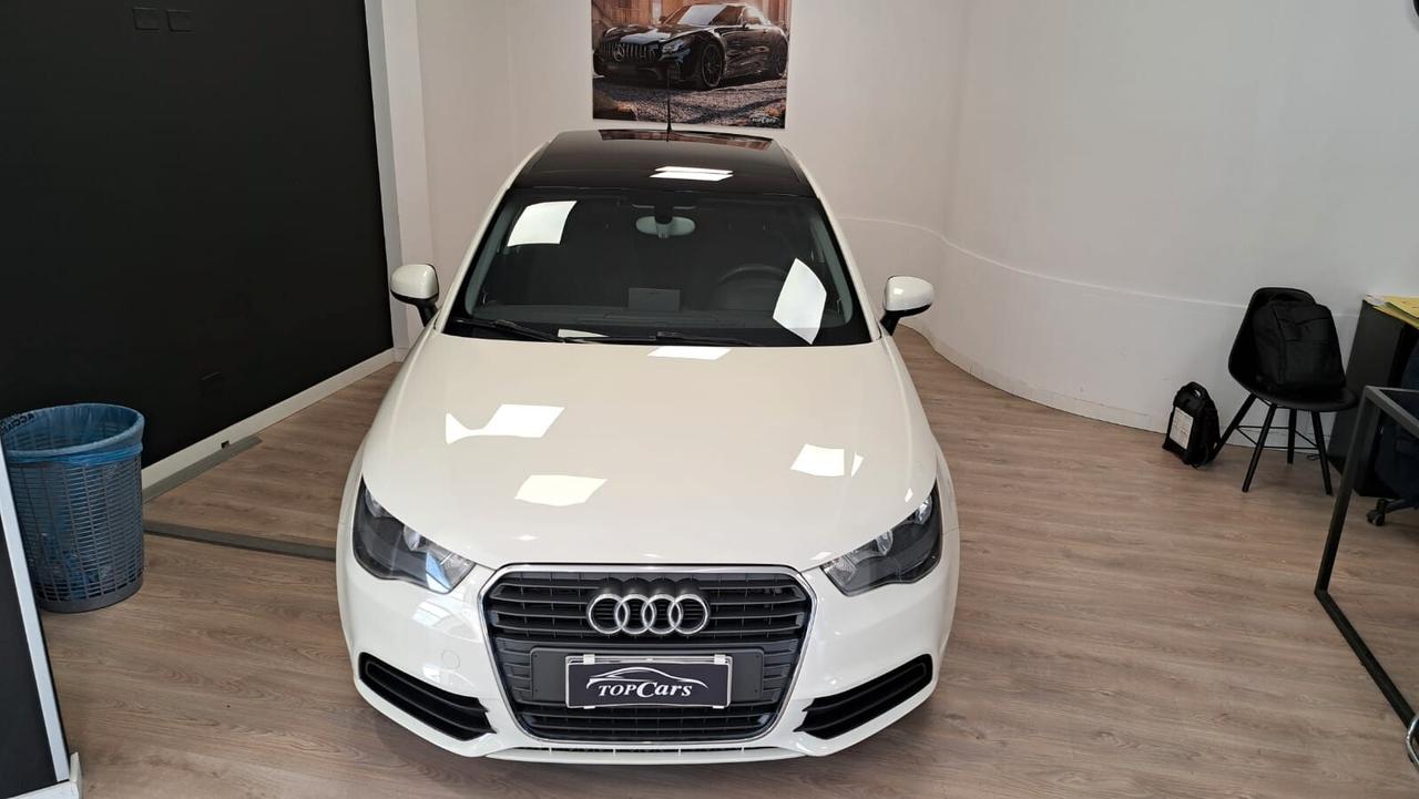 Audi A1 1.6 TDI 90CV con TETTO