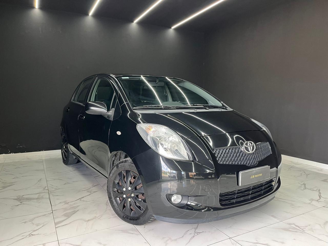 Toyota Yaris 1.3 5 porte Navi OK NEOPATENTATI