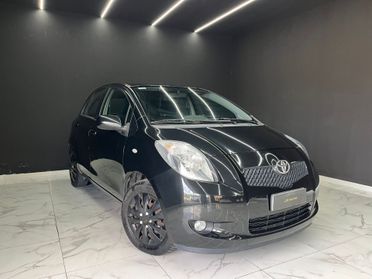 Toyota Yaris 1.3 5 porte Navi OK NEOPATENTATI