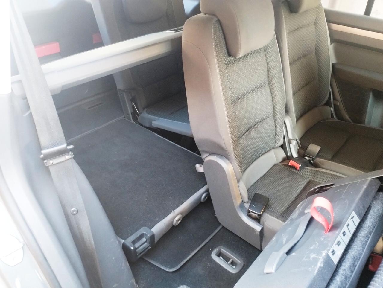 Volkswagen Touran Business 1.6 TDI DSG Comfortline