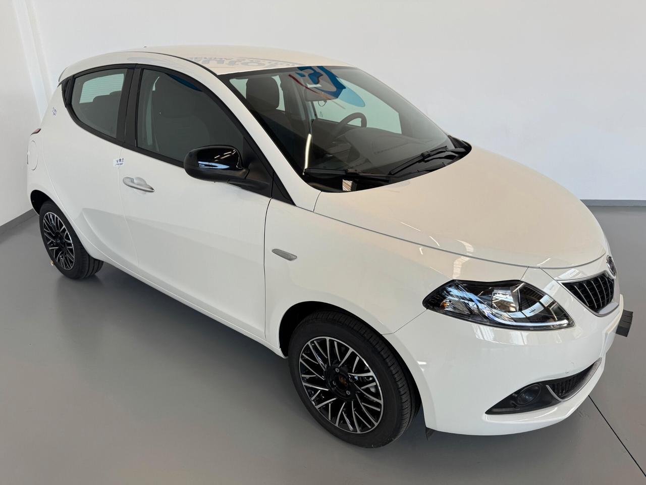 Lancia Ypsilon 1.0 FireFly 5 porte S&S Hybrid Gold Plus 5 posti