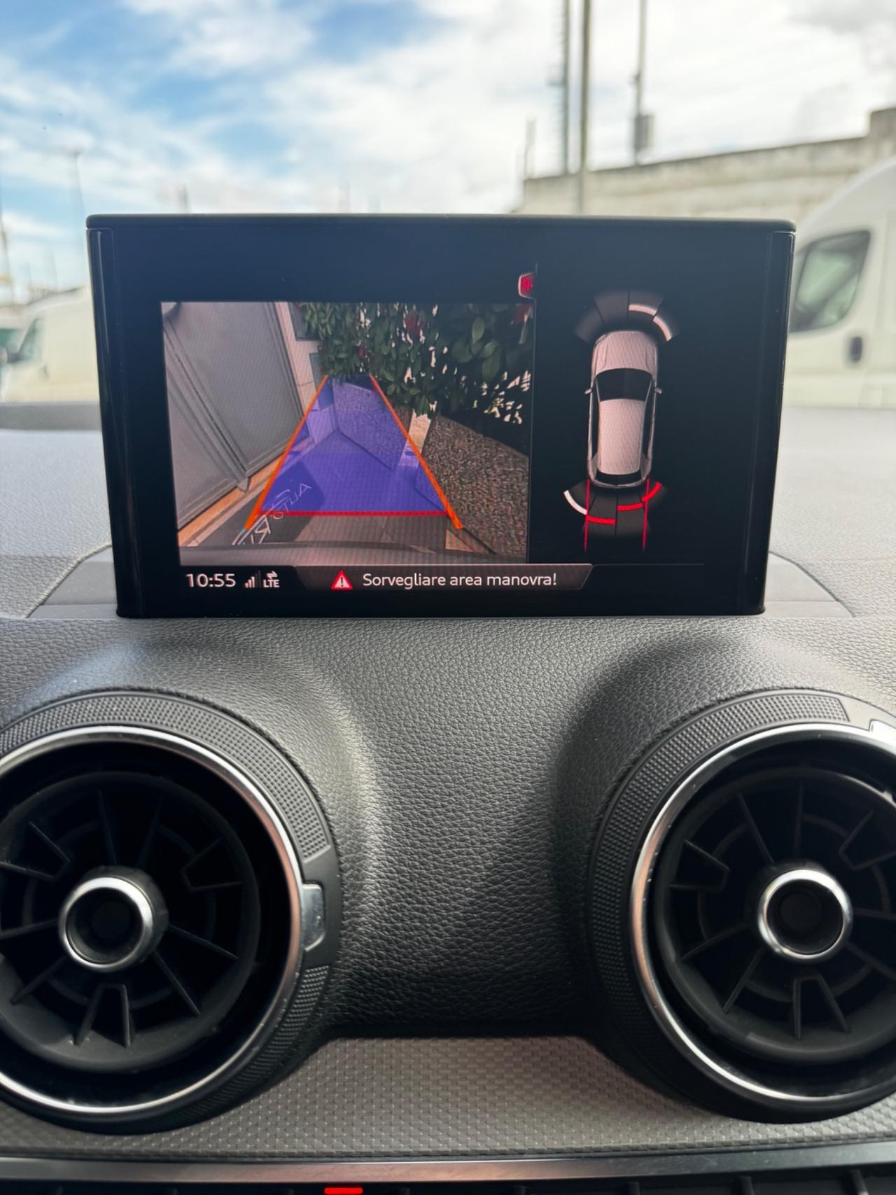 Audi Q2 30 TDI Business