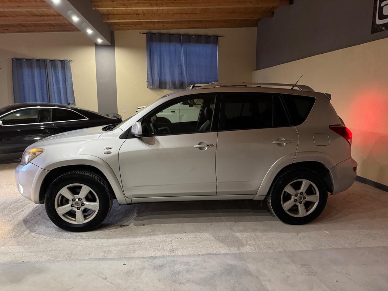 Toyota RAV 4 RAV4 2.2 D-4D 177 CV Luxury