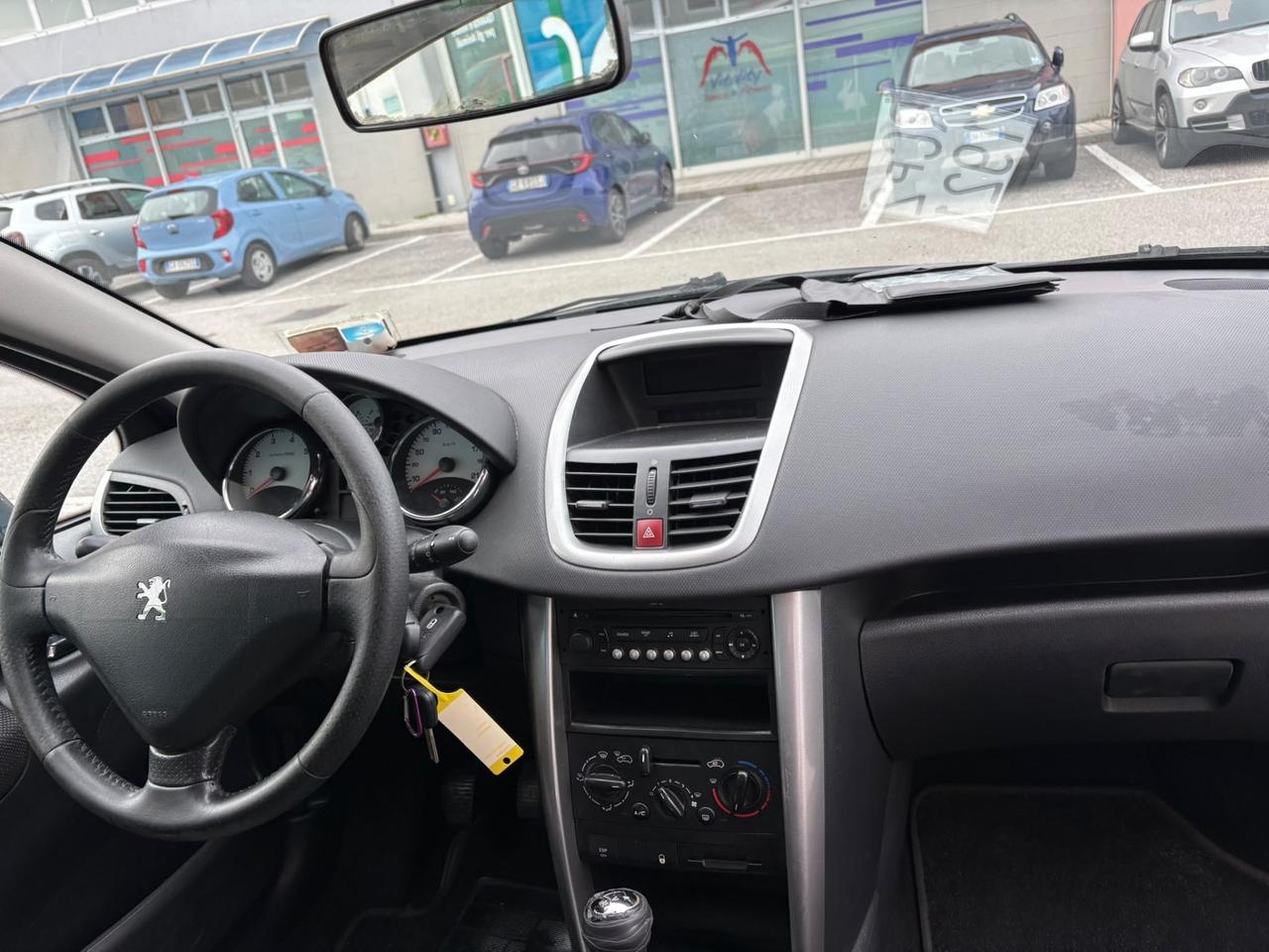 Peugeot 207 1.4 vti Neopatentati