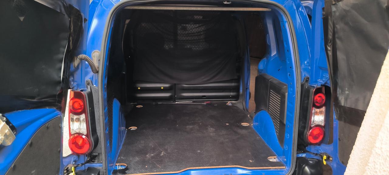 Peugeot Partner Tepee 1.6 HDi 92CV Outdoor